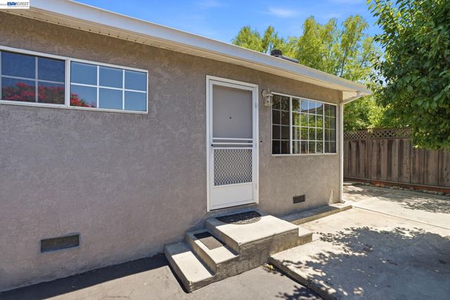 1318 Hudson St, Redwood City, CA 94061