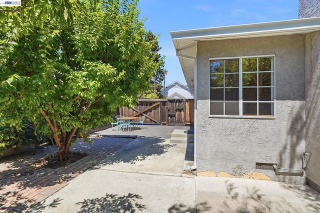 1318 Hudson St, Redwood City, CA 94061