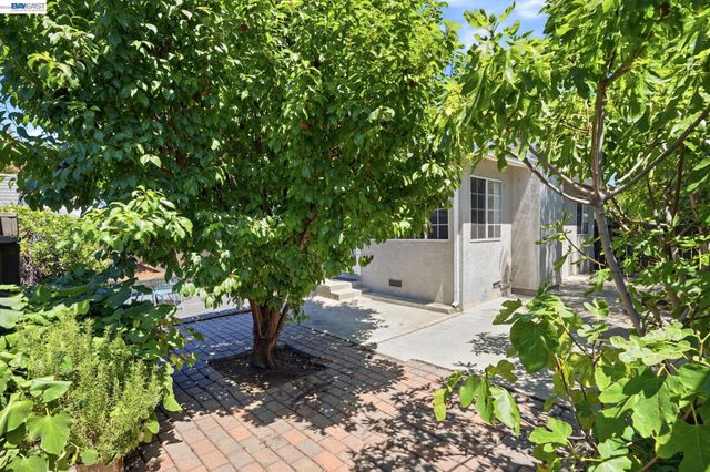 1318 Hudson St, Redwood City, CA 94061