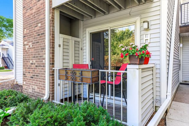 2310 Benson Avenue H, Saint Paul, MN 55116