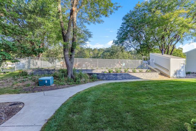 2310 Benson Avenue H, Saint Paul, MN 55116