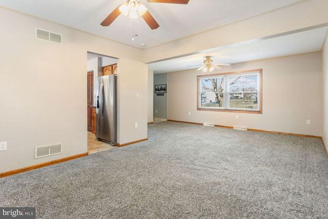 857 HANCOCK DR, Gettysburg, PA 17325