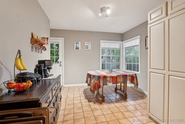 2204 S Oswego Place, Tulsa, OK 74114