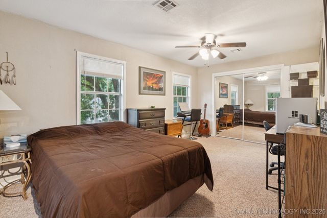 2204 S Oswego Place, Tulsa, OK 74114