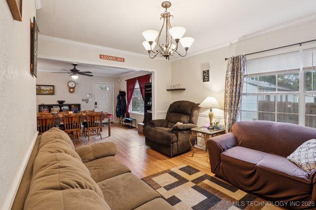 2204 S Oswego Place, Tulsa, OK 74114