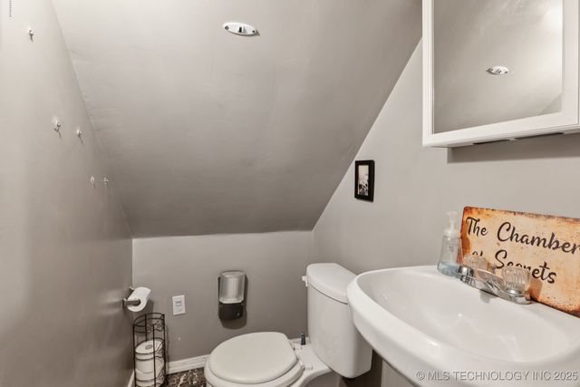 2204 S Oswego Place, Tulsa, OK 74114