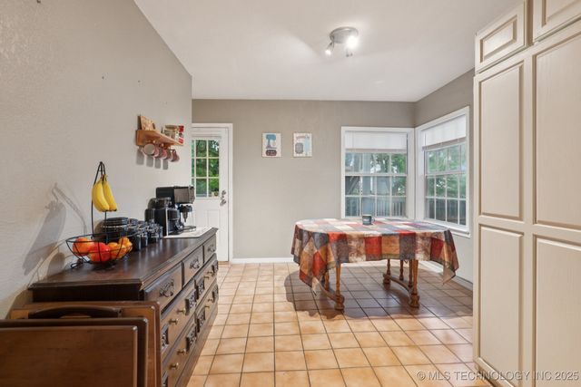 2204 S Oswego Place, Tulsa, OK 74114