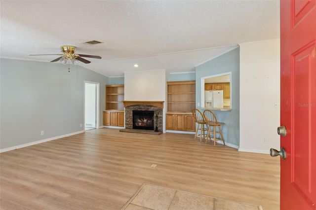 575 LINDSEY DRIVE, Lakeland, FL 33809