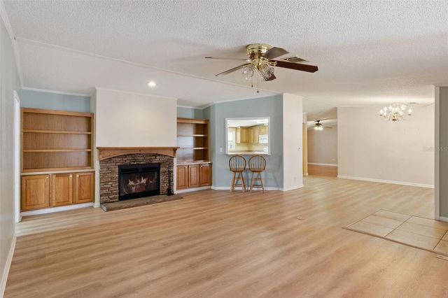 575 LINDSEY DRIVE, Lakeland, FL 33809