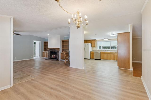 575 LINDSEY DRIVE, Lakeland, FL 33809