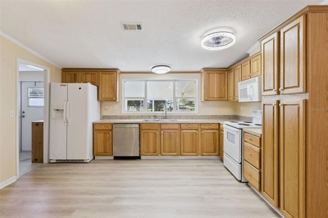 575 LINDSEY DRIVE, Lakeland, FL 33809