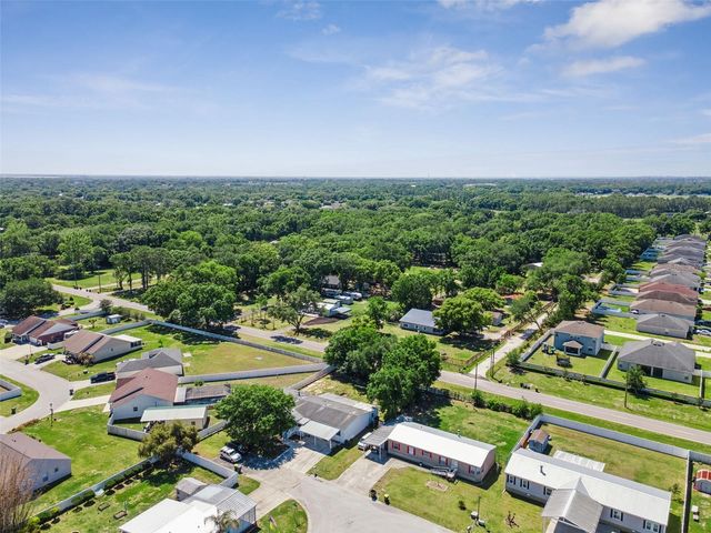 575 LINDSEY DRIVE, Lakeland, FL 33809