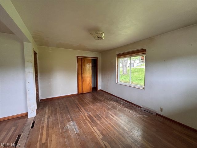 4672 Veterans Boulevard, New Cumberland, WV 26047