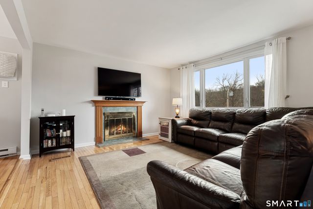 14 Valley Road, Danbury, CT 06811