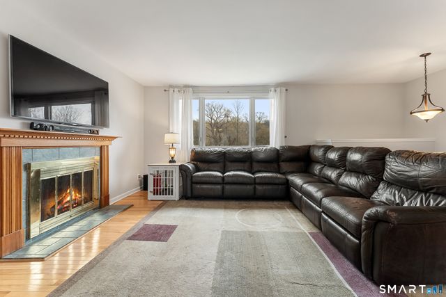 14 Valley Road, Danbury, CT 06811