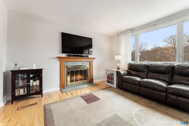 14 Valley Road, Danbury, CT 06811