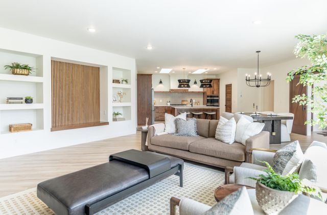 662 Rania Way W, West Fargo, ND 58078