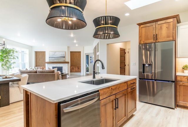 662 Rania Way W, West Fargo, ND 58078