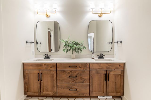 662 Rania Way W, West Fargo, ND 58078