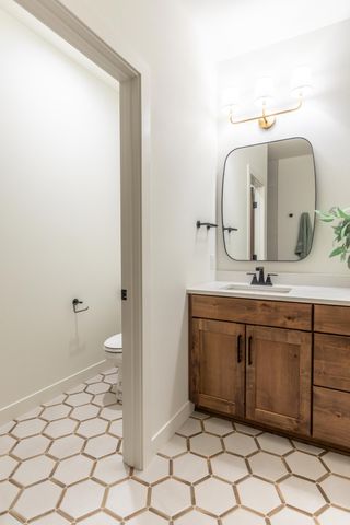 662 Rania Way W, West Fargo, ND 58078