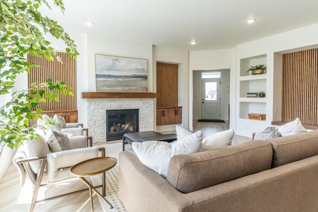 662 Rania Way W, West Fargo, ND 58078