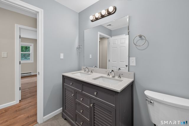 11 Glover Avenue, Old Lyme, CT 06371