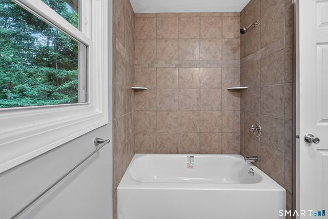 11 Glover Avenue, Old Lyme, CT 06371