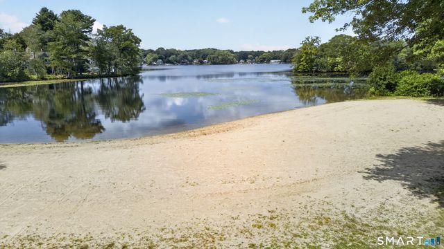 11 Glover Avenue, Old Lyme, CT 06371