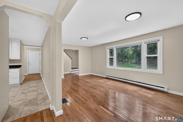 11 Glover Avenue, Old Lyme, CT 06371
