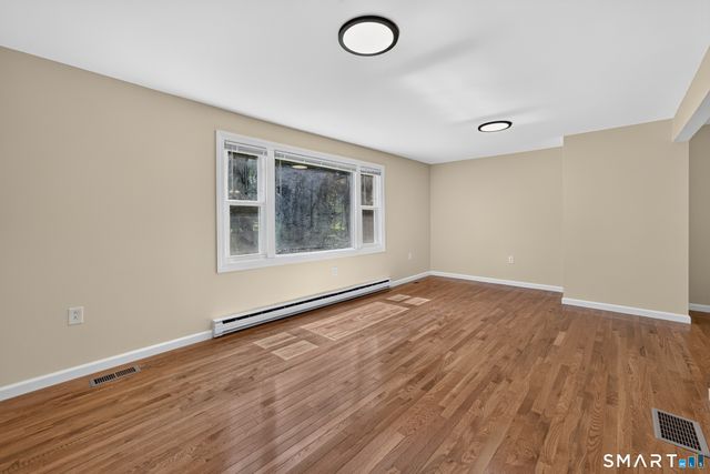 11 Glover Avenue, Old Lyme, CT 06371