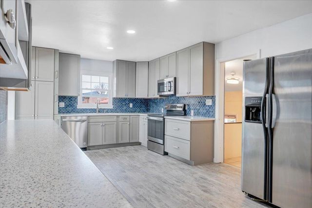 5001 Hildebrand RD, Roanoke, VA 24012