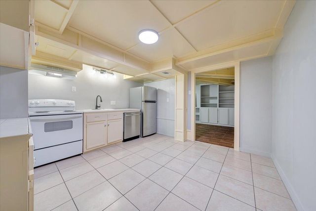 5001 Hildebrand RD, Roanoke, VA 24012