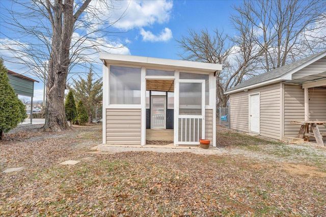 5001 Hildebrand RD, Roanoke, VA 24012