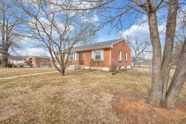 5001 Hildebrand RD, Roanoke, VA 24012