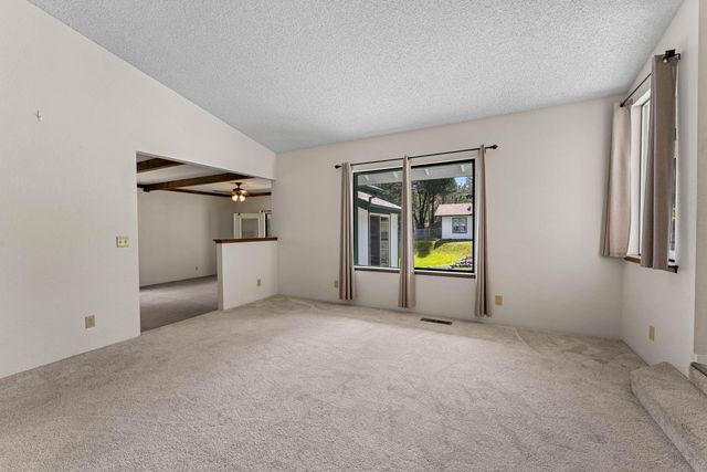 2276 Azalea Drive, Grants Pass, OR 97526