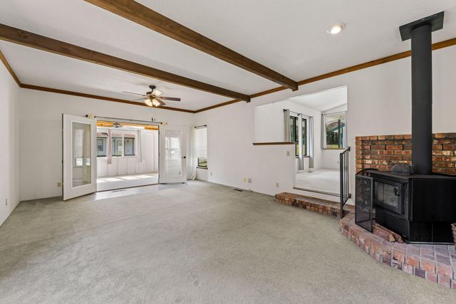 2276 Azalea Drive, Grants Pass, OR 97526