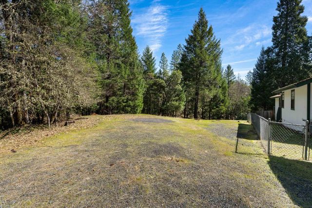 2276 Azalea Drive, Grants Pass, OR 97526