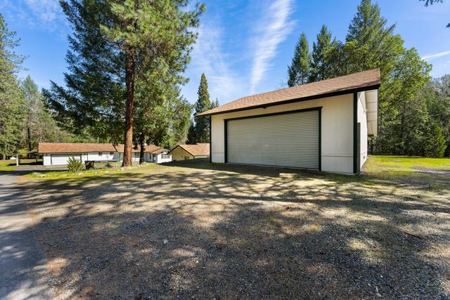 2276 Azalea Drive, Grants Pass, OR 97526