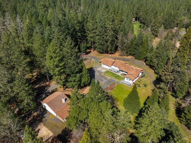 2276 Azalea Drive, Grants Pass, OR 97526