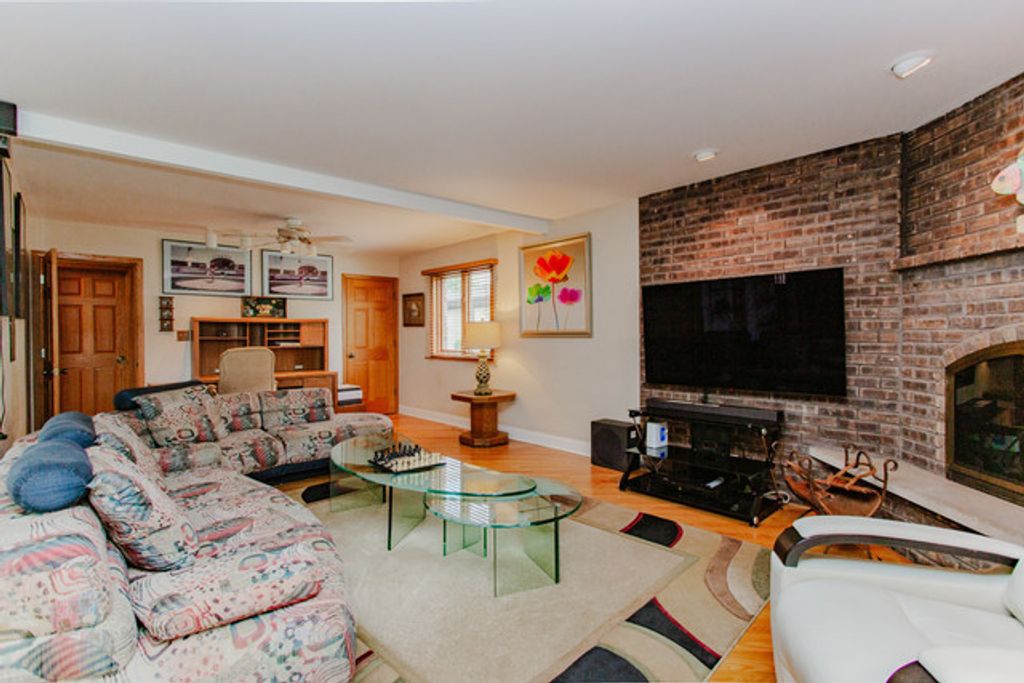 7022 Birchwood Avenue, Niles, IL 60714 — photo 5