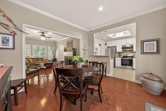 11711 Memorial Drive 17, Houston, TX 77024