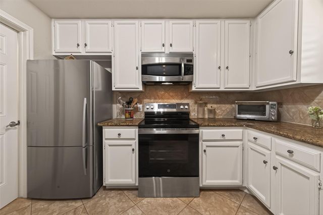 11711 Memorial Drive 17, Houston, TX 77024