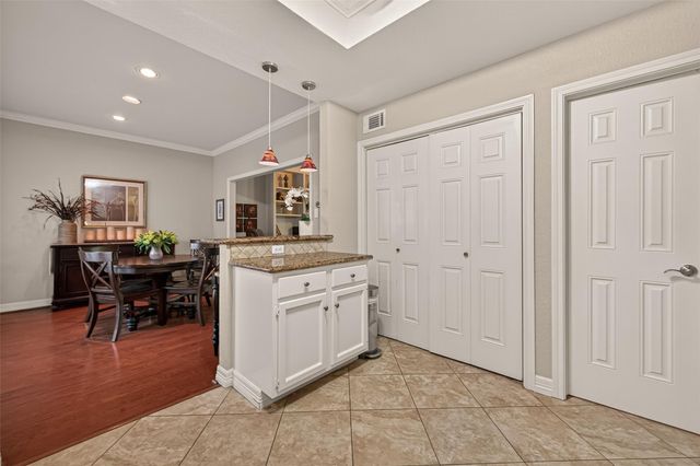 11711 Memorial Drive 17, Houston, TX 77024