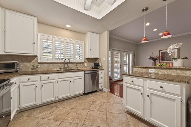 11711 Memorial Drive 17, Houston, TX 77024