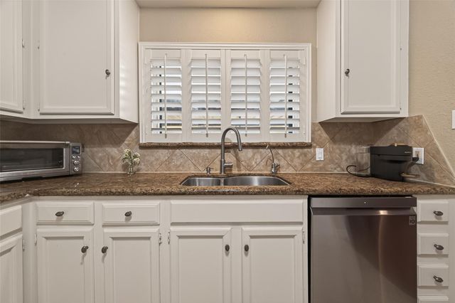 11711 Memorial Drive 17, Houston, TX 77024