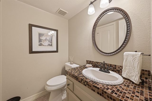 11711 Memorial Drive 17, Houston, TX 77024