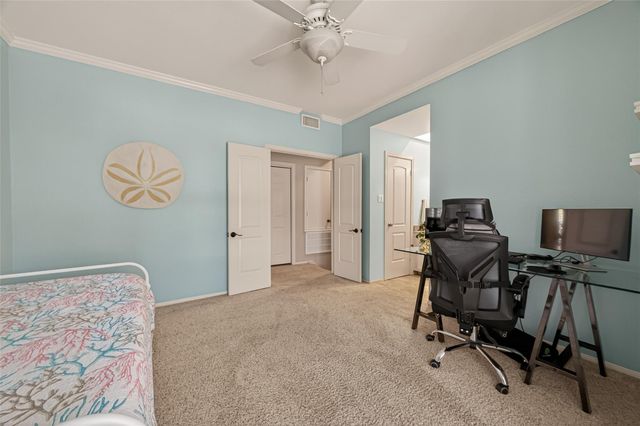 11711 Memorial Drive 17, Houston, TX 77024