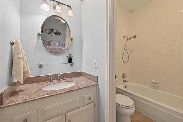 11711 Memorial Drive 17, Houston, TX 77024