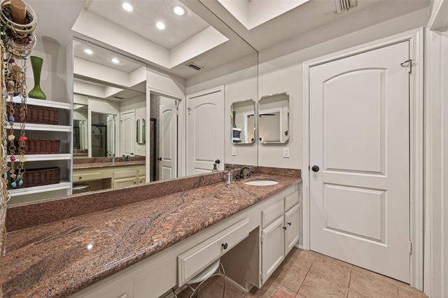 11711 Memorial Drive 17, Houston, TX 77024