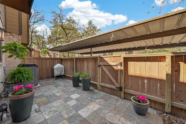 11711 Memorial Drive 17, Houston, TX 77024